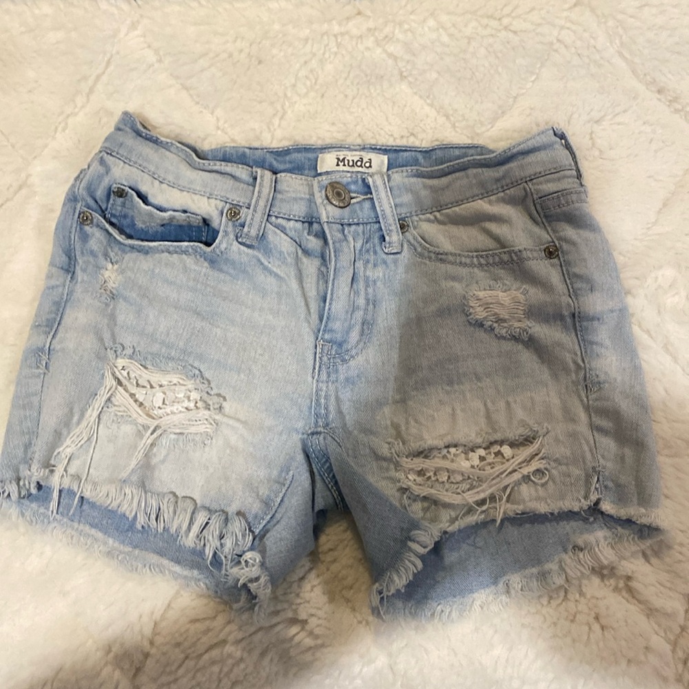 Mudd Distressed Lace Low rise jean short shorts light wash